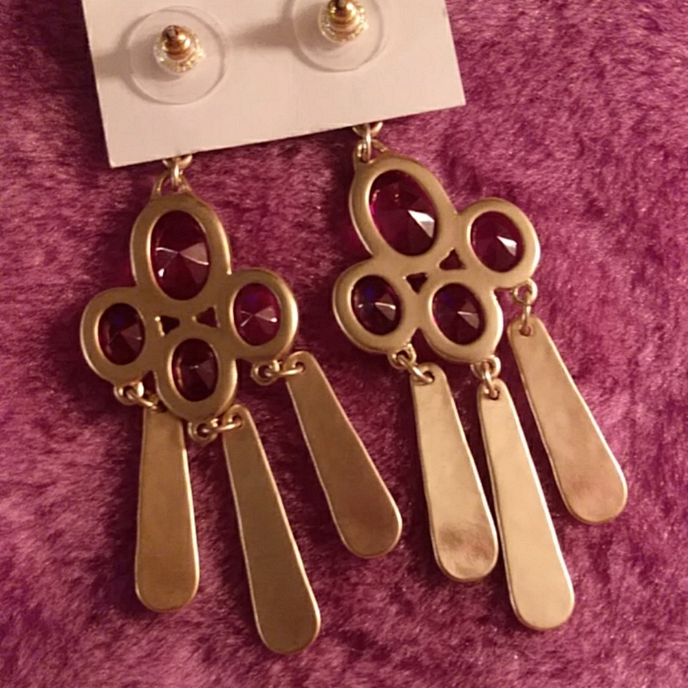 💝!NEW!! Red and matte goldtone earrings. - Picture 4 of 4